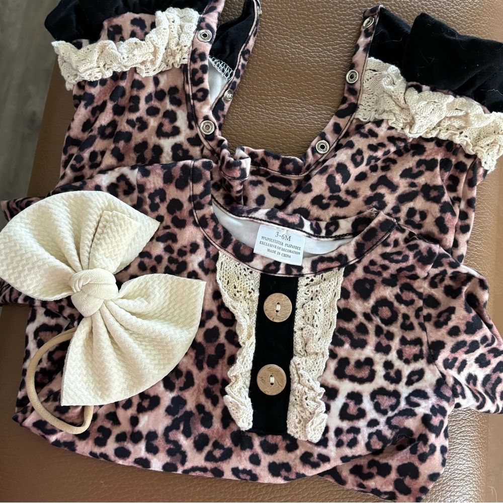 Leopard one piece with bow